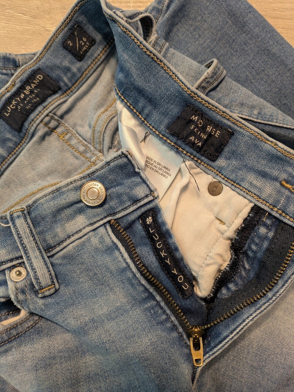 Lucky Brand Light Blue Mid Rise Denim Jeans - Picture 2 of 6